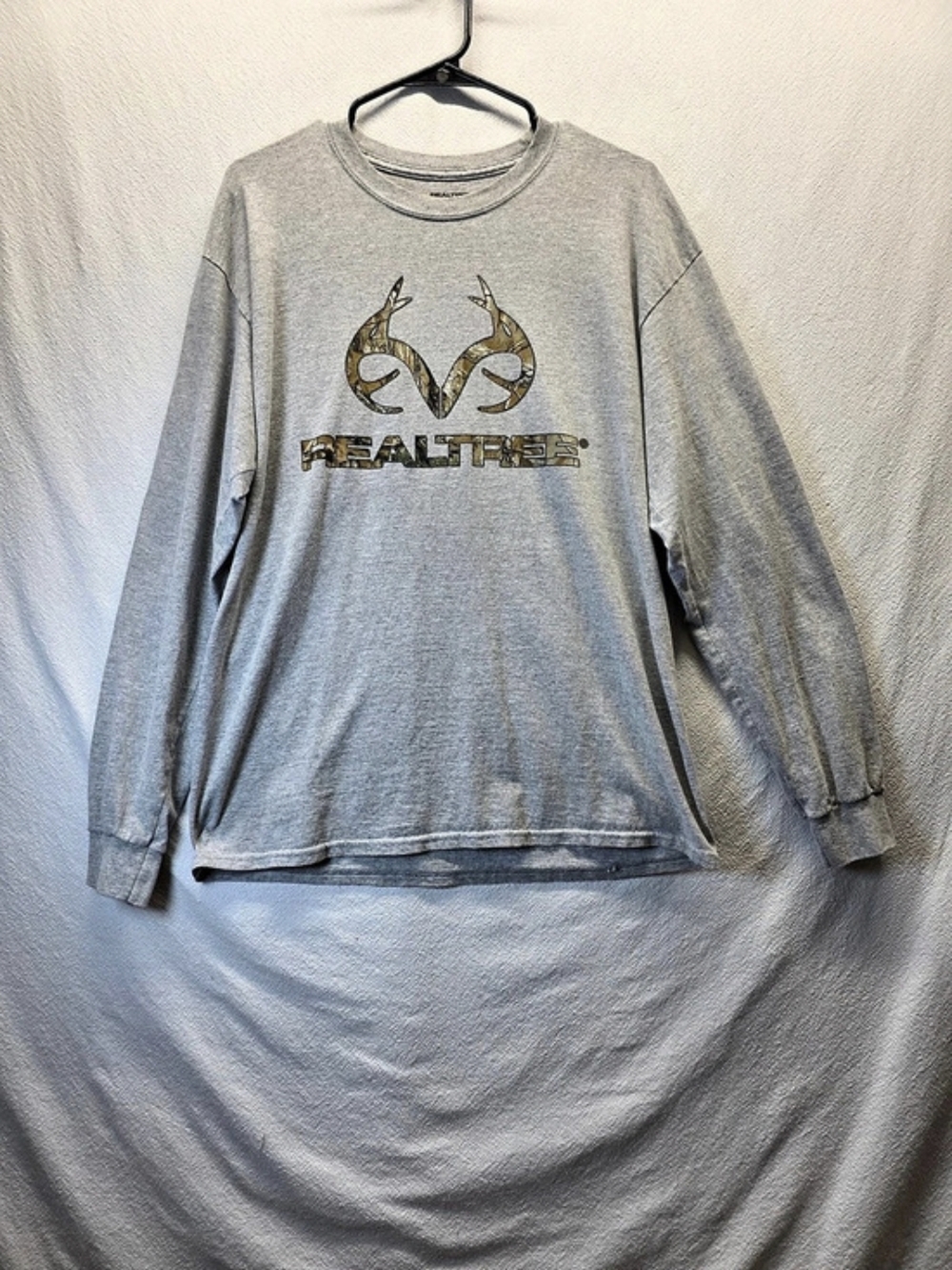 Realtree Men's Long Sleeve Graphic Tee Gray Large